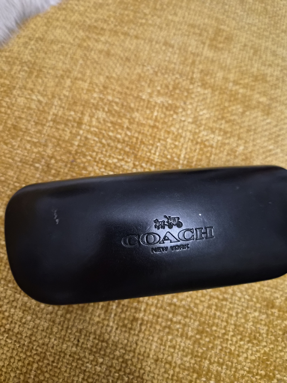 Coach Black Women's Sunglasses with Branded Case - Picture 3 of 4